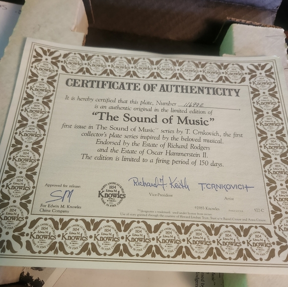 The Sound of Music Collectors Plate Edwin Knowles China Co 1986 NM Condition - Picture 2 of 3